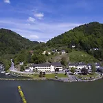 - Ernst 3*