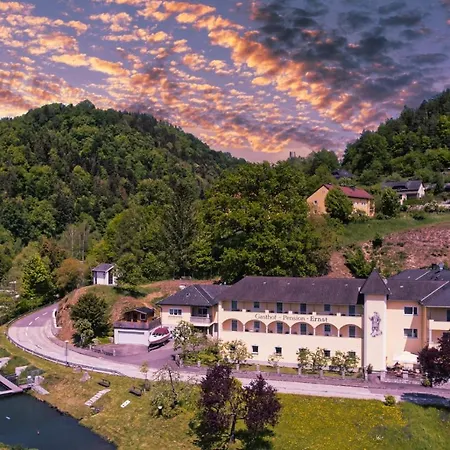Hotel - Ernst