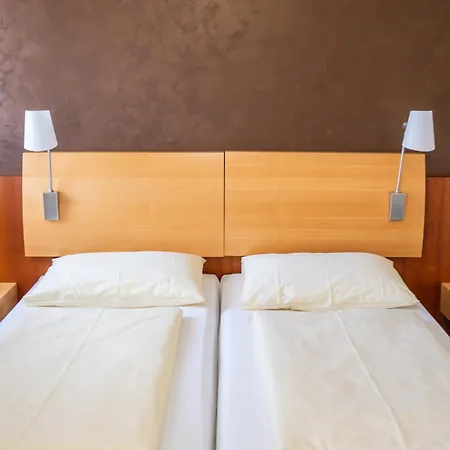Hotel - Ernst