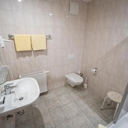 Hotel - Ernst 3*