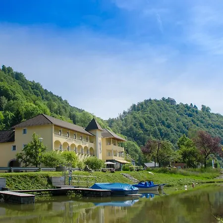 Ξενοδοχείο - Ernst