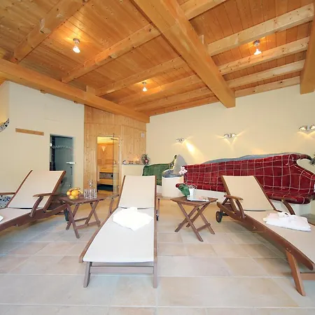 - Ernst Ξενοδοχείο 3*