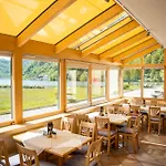 Hotel - Ernst
