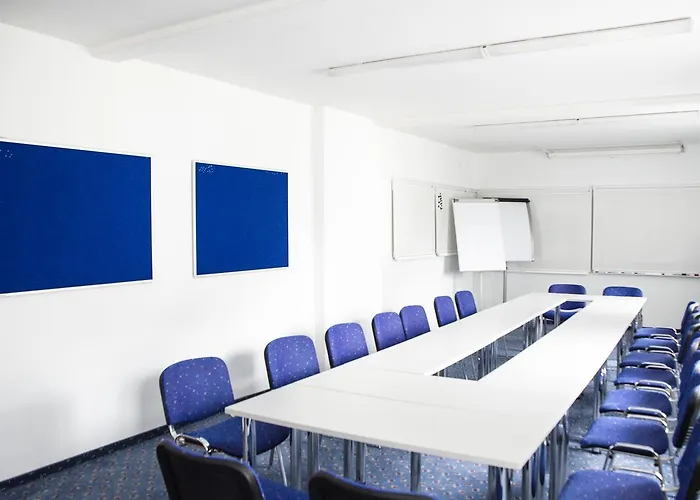 - Ernst Ξενοδοχείο