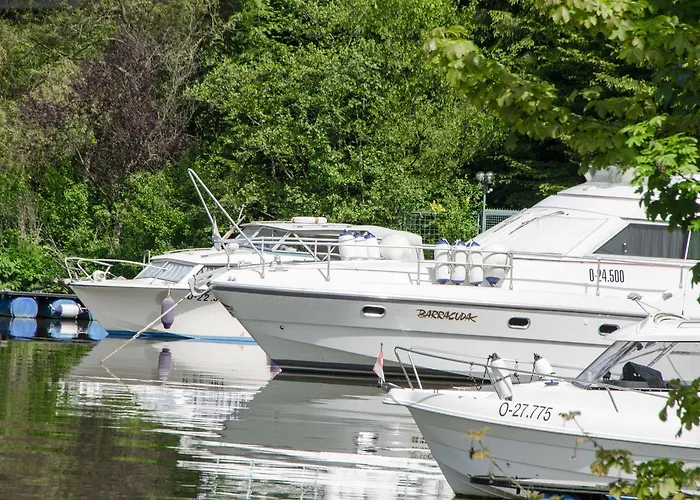 - Ernst Ξενοδοχείο 3*